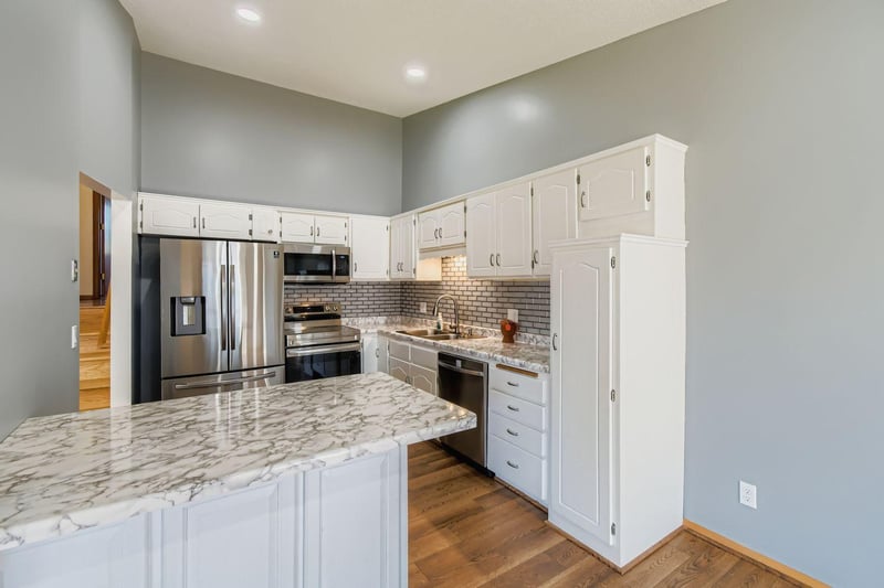 4035 Silver Lake Rd NE, Saint Anthony, MN 55421