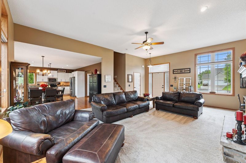 4829 Redpoll Ct, Eagan, MN 55123