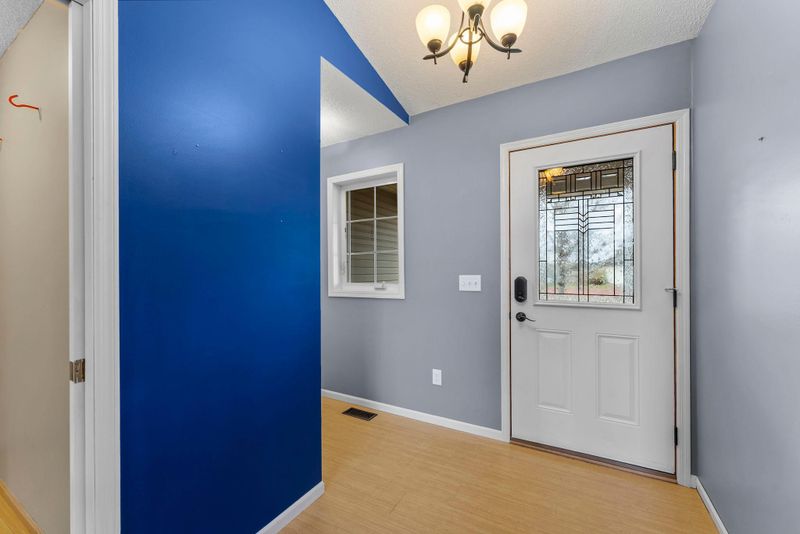 1824 Nixon St S, Cambridge, MN 55008