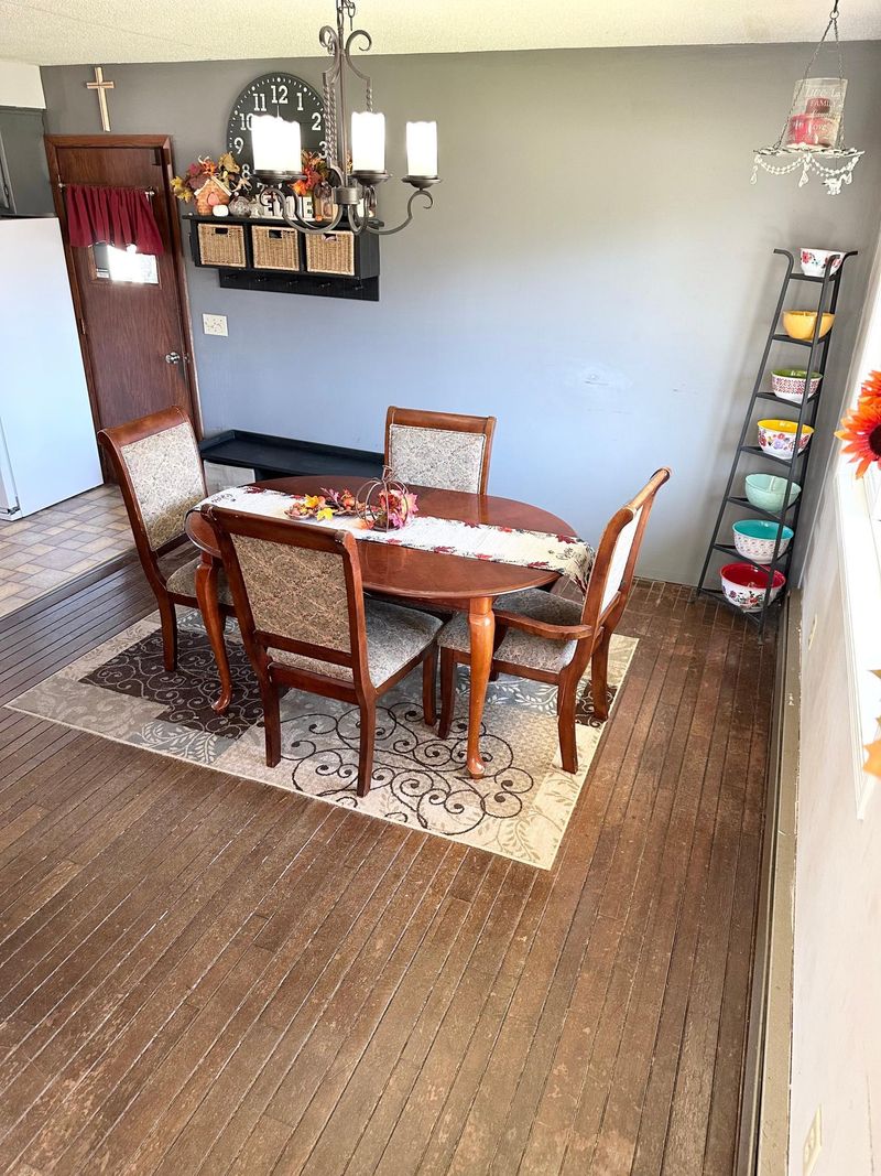 180 Brown Ave S, Annandale, MN 55302