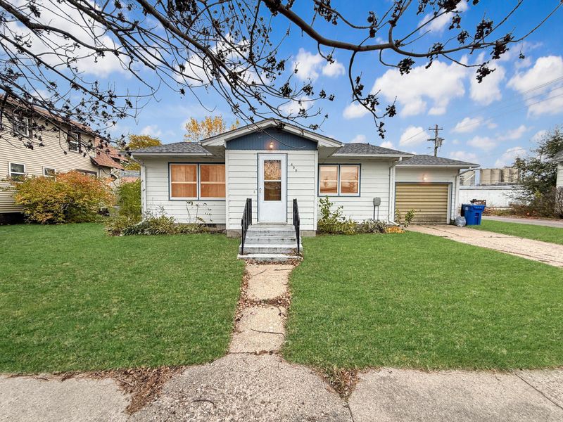 409 W 3rd St, Madison, MN 56256