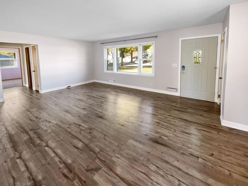 2306 Beam Ave, North Saint Paul, MN 55109