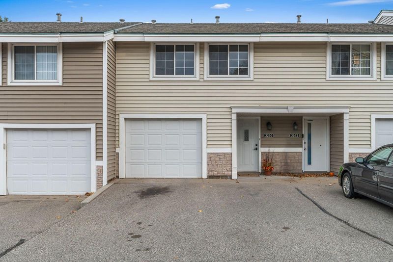 3260 Hill Ridge Dr, Eagan, MN 55121