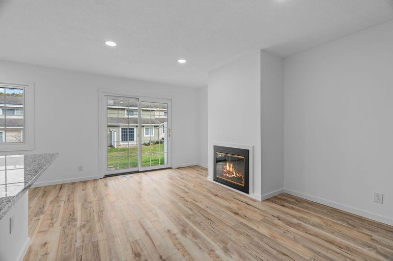 3260 Hill Ridge Dr, Eagan, MN 55121