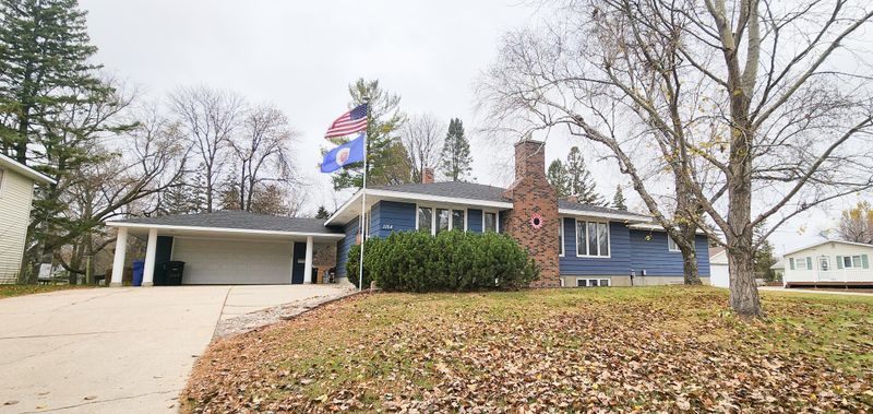 1154 Rossman Ave, Detroit Lakes, MN 56501