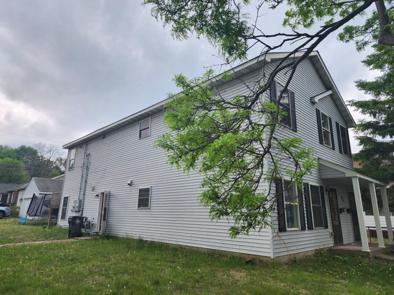 66 Stevens St E, Saint Paul, MN 55107