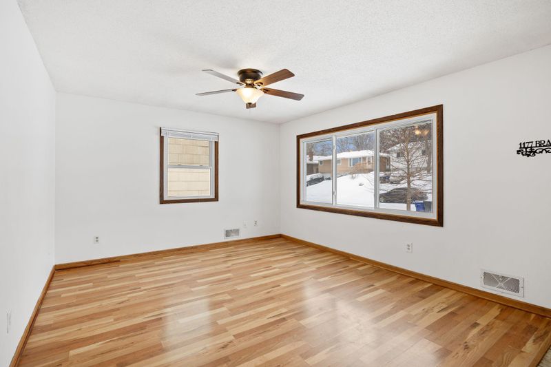 1177 Bradley St, Saint Paul, MN 55130