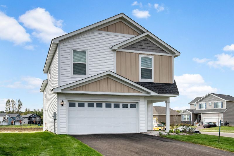 616 Redwood Loop N, Cambridge, MN 55008