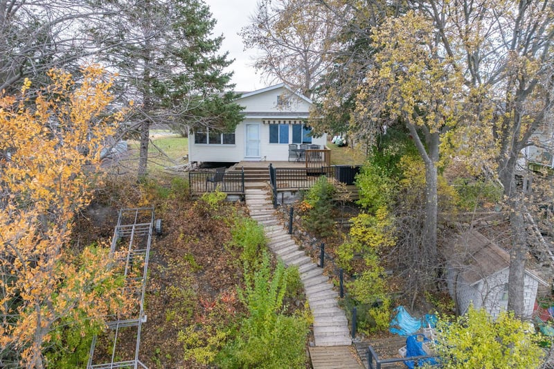632 Doran Dr, Madison Lake, MN 56063