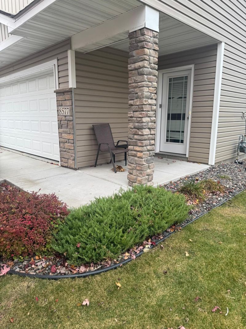 8577 Gateway Cir, Monticello, MN 55362