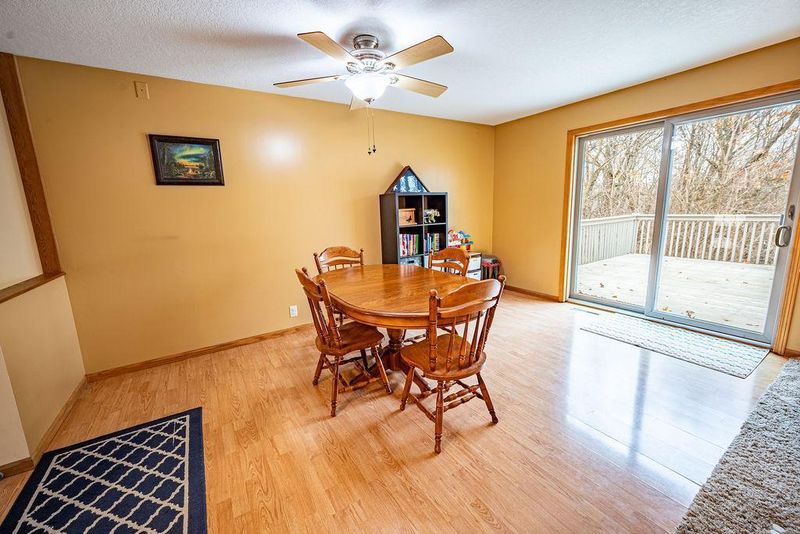 275 E Sunset Ln, Ellsworth, WI 54011
