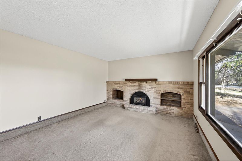 16550 Yakima St NW, Andover, MN 55304