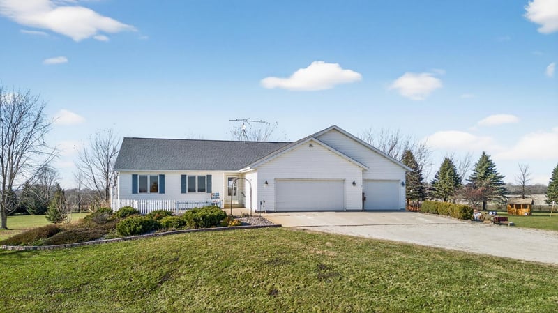59879 185th Ave, Dodge Center, MN 55927
