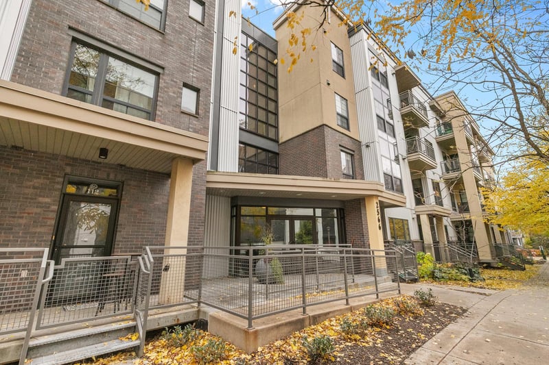 2566 Ellis Ave #405, Saint Paul, MN 55114