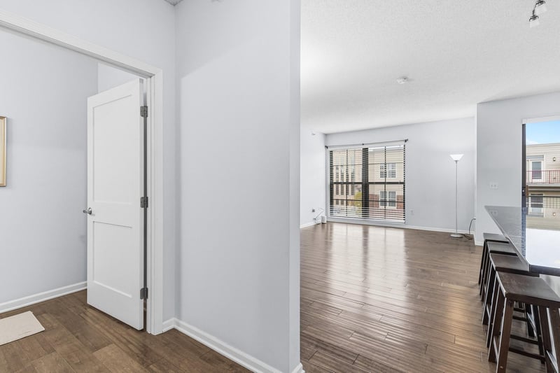 2566 Ellis Ave #405, Saint Paul, MN 55114