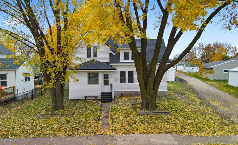 600 5th St SE, Waseca, MN 56093