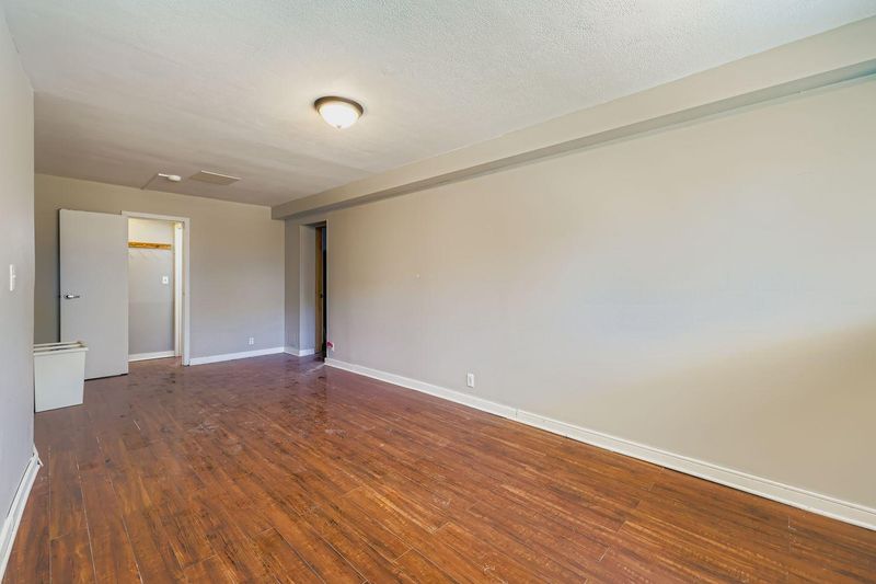 2500 Blaisdell Ave #114, Minneapolis, MN 55404