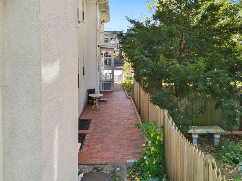 1625 W 25th St, Minneapolis, MN 55405