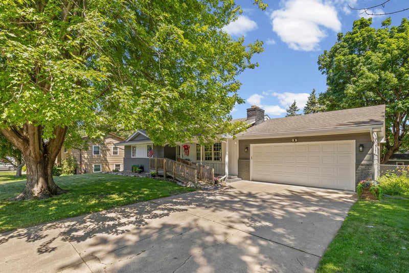 8600 Northwood Pw, New Hope, MN 55427