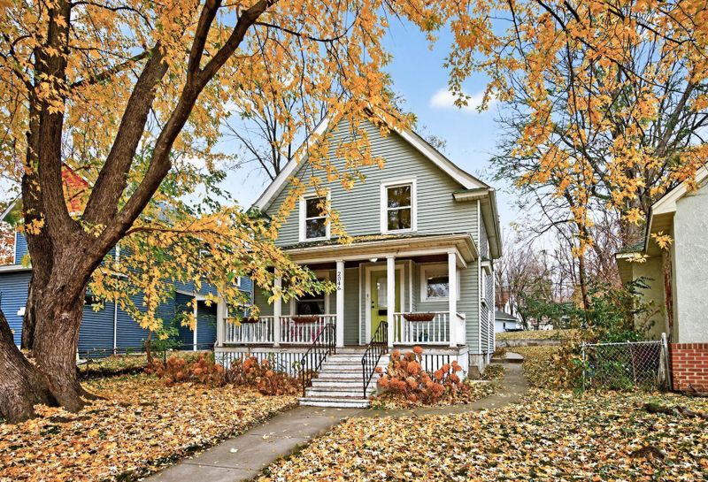 2046 James Ave N, Minneapolis, MN 55411