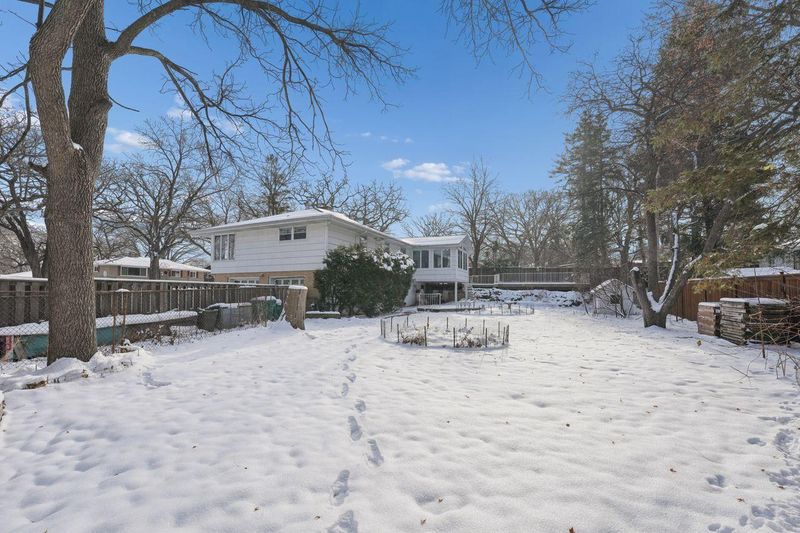 8149 Westwood Hills Dr, Saint Louis Park, MN 55426