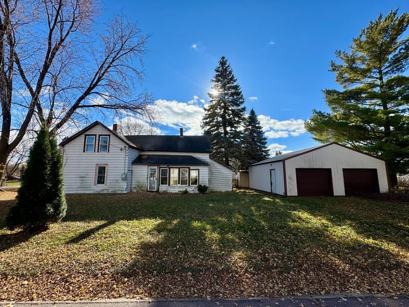 200 7th St, Madison Lake, MN 56063