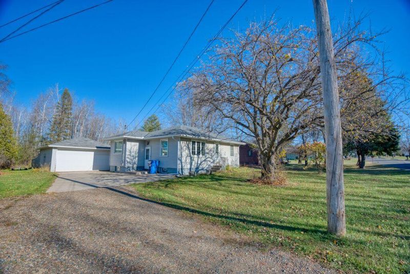 1505 E 39th St, Hibbing, MN 55746