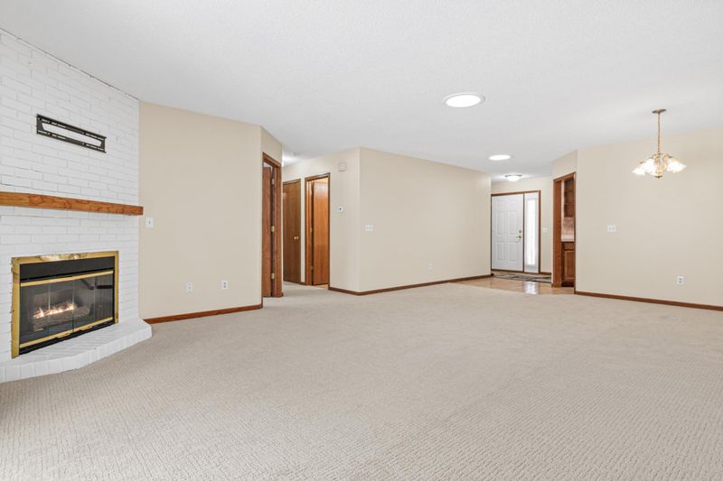 1220 Ravenswood Ct, Shoreview, MN 55126