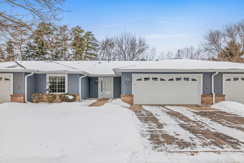 1220 Ravenswood Ct, Shoreview, MN 55126