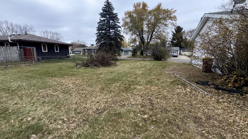 1460 Dixon Dr, Saint Paul Park, MN 55071
