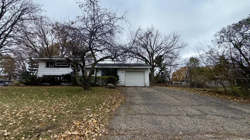 1460 Dixon Dr, Saint Paul Park, MN 55071
