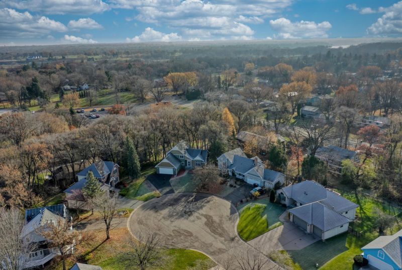 728 Laurie Ct, Maplewood, MN 55117