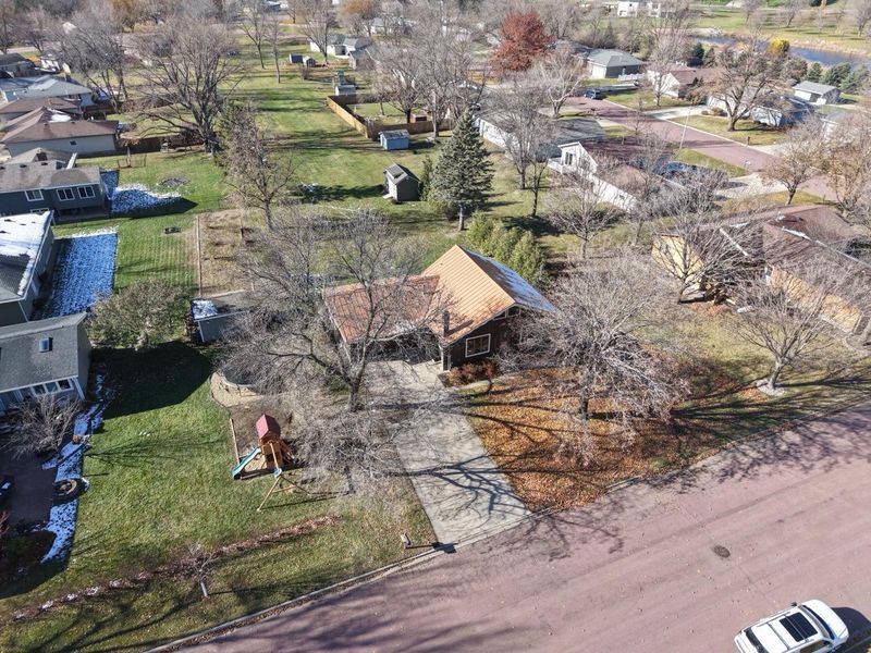 2450 Douglas St, Windom, MN 56101