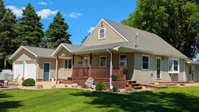 6045 20th St SW, Montevideo, MN 56265