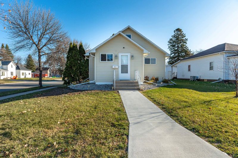 1024 Stearns St, Crookston, MN 56716