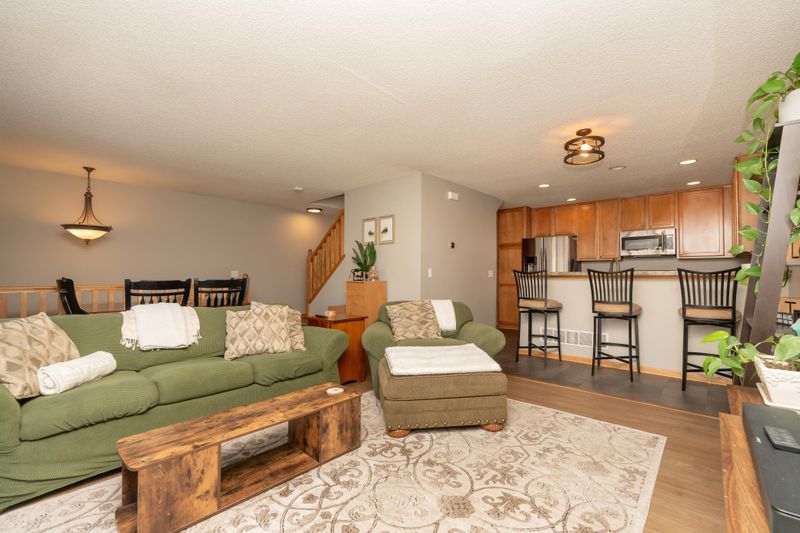 332 Brickyard Dr, Chaska, MN 55318