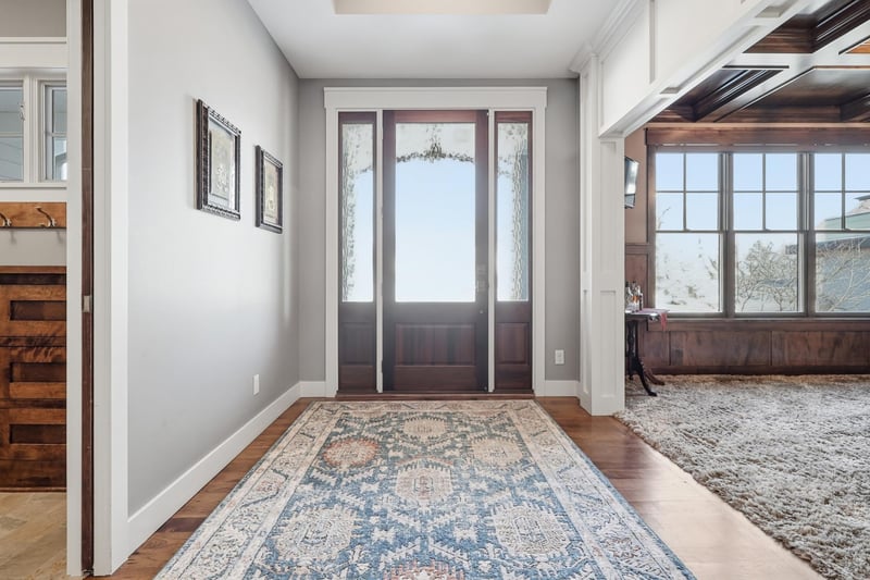 110 Gleahaven Rd, Wayzata, MN 55391