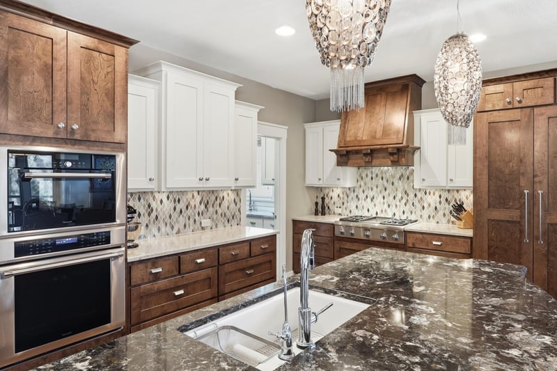 110 Gleahaven Rd, Wayzata, MN 55391