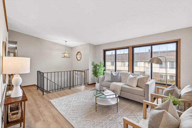 4410 Clover Ln, Eagan, MN 55122