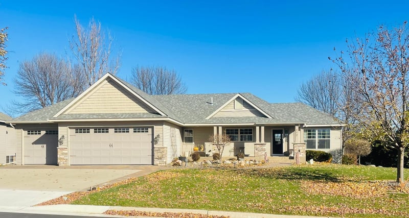 112 32nd Ave NE, Willmar, MN 56201