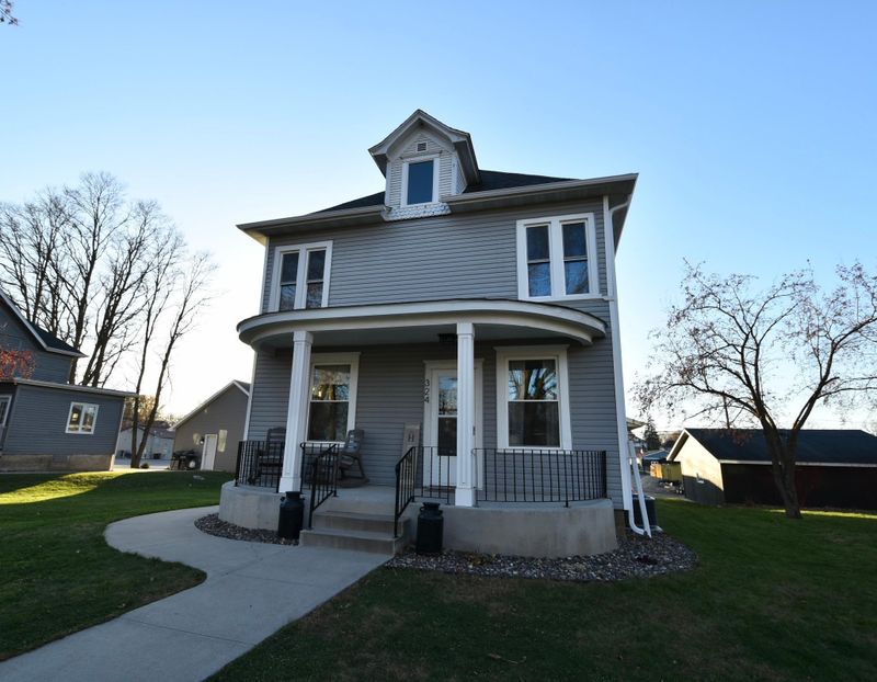 324 2nd Ave, Wanamingo, MN 55983