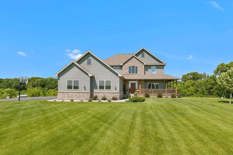 1872 Dom Cir, Saint Augusta, MN 55320