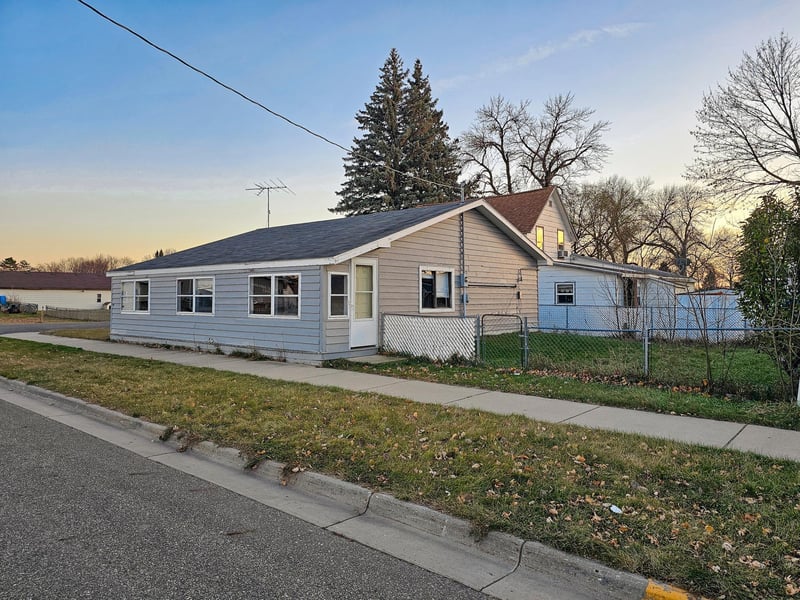 500 Fergus Ave, Henning, MN 56551