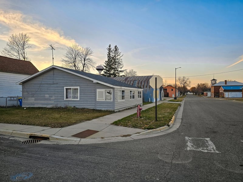 500 Fergus Ave, Henning, MN 56551