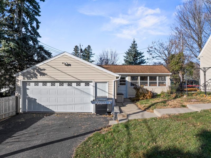 2016 19th St NW, Rochester, MN 55901