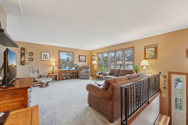 2956 Aquila Ave N, Crystal, MN 55427
