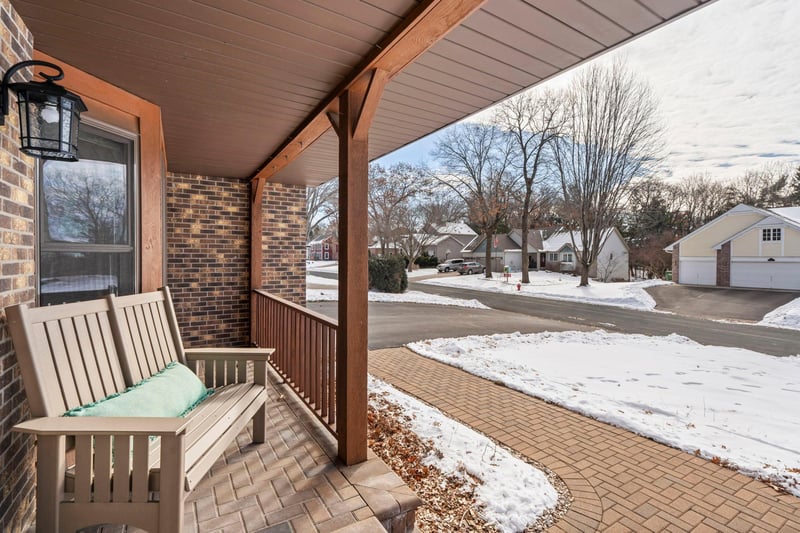 115 Woodridge Ln, Lino Lakes, MN 55014