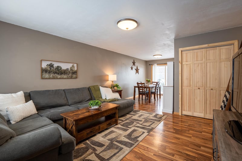 204 S 3rd St, Goodhue, MN 55027