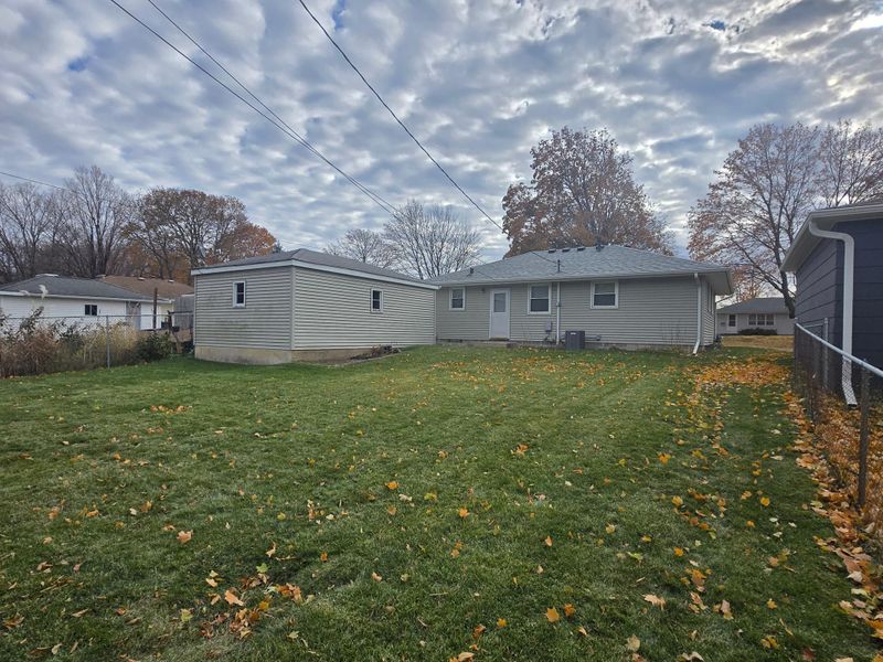 1427 26th St NW, Rochester, MN 55901