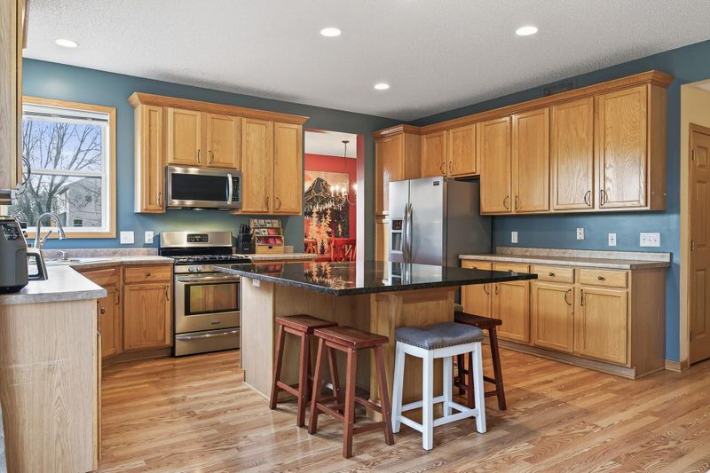 416 Creekwood Cir N, Champlin, MN 55316